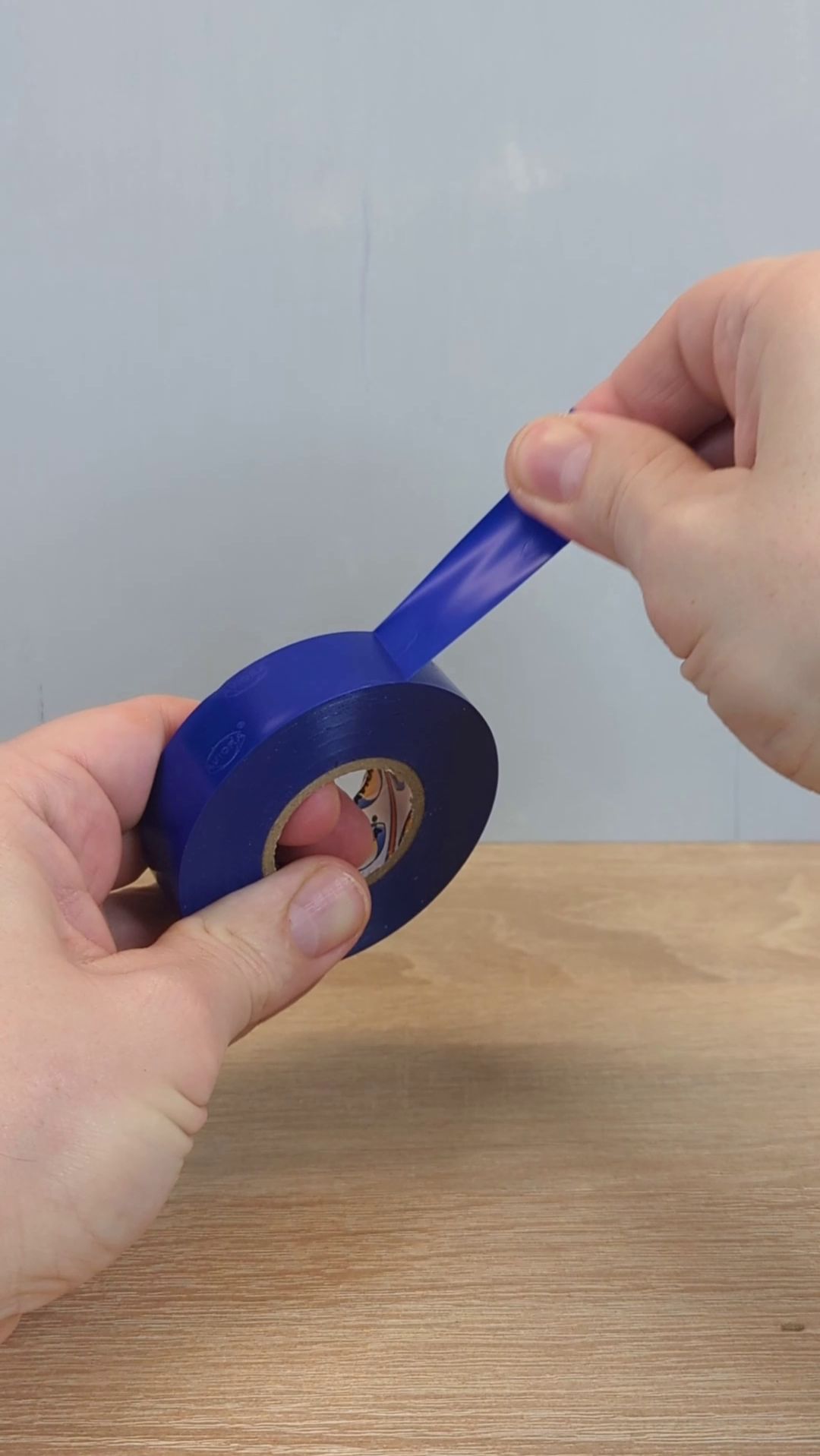 Обязательно запомните этот трюк! Как аккуратно оторвать изоленту