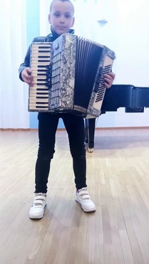 Аккордеон.9 лет. Ю.Шатунов "Белые розы"