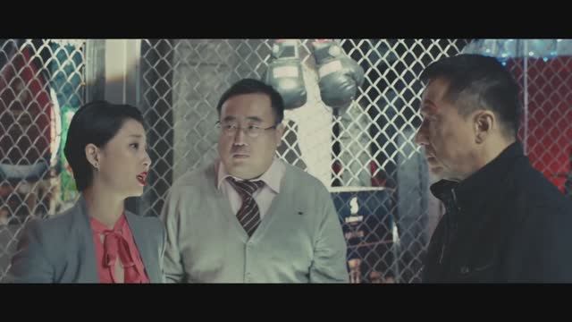 Полицейская история 2013: В осаде: Чжун попал в клетку с заложниками