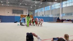 показательный номер три девицы и мужчина выбор не одинок худ. гимнастика