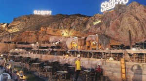 Египет-2023г. Naama Bay.  Гуляем вечером в Старом городе. Водопады. Кафе на скале. Пьём кофе.