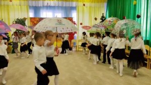 Общий танец с зонтиками на Посвящение в эколята" 2026 год.