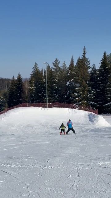 Первый раз встал на лыжи⛷️