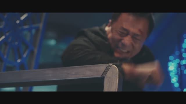 Полицейская история 2013: В осаде: Чжун освободился