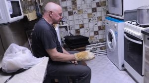 Петя печёт пирожное. Сыр на обсушивание, вызревание.