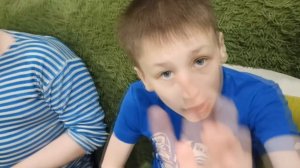 Отец снял их на телефон