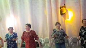 Танцуют все