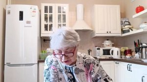 После праздника.Хочется ещё праздника.