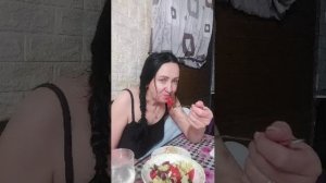 мукбанг/салат/рожки с мясом