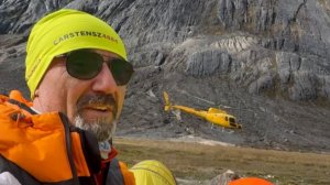 Группа Клуба 7 Вершин «Карстенс номер 1» отложила на день восхождение в связи состоянием маршрута