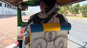 Прилетели в Бангкок и сразу приключения: хостел, рикша и закрытый дворец