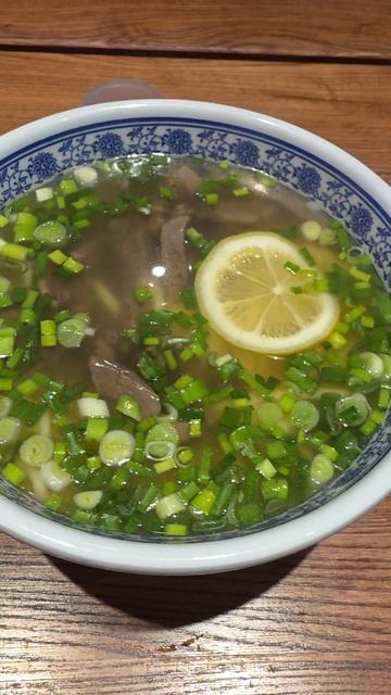 Гринвич, фудкорт, рестик Кунг Фу Лапша, рамен с говядиной, острый, 10/10 #еда