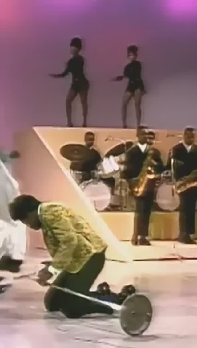 James brown vs. Jackie Wilson  (Dance Battle) #jamesbrown #jackiewilson #edited #reccomended
