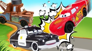 МУЛЬТИКИ ПРО МАШИНКИ 🚗 МОЛНИЯ МАКВИН И ХИЩНИКИ АСФАЛЬТА. НА ЭТОТ РАЗ ВСТРЕЧИ С ШЕРИФОМ НЕ ИЗБЕЖАТЬ