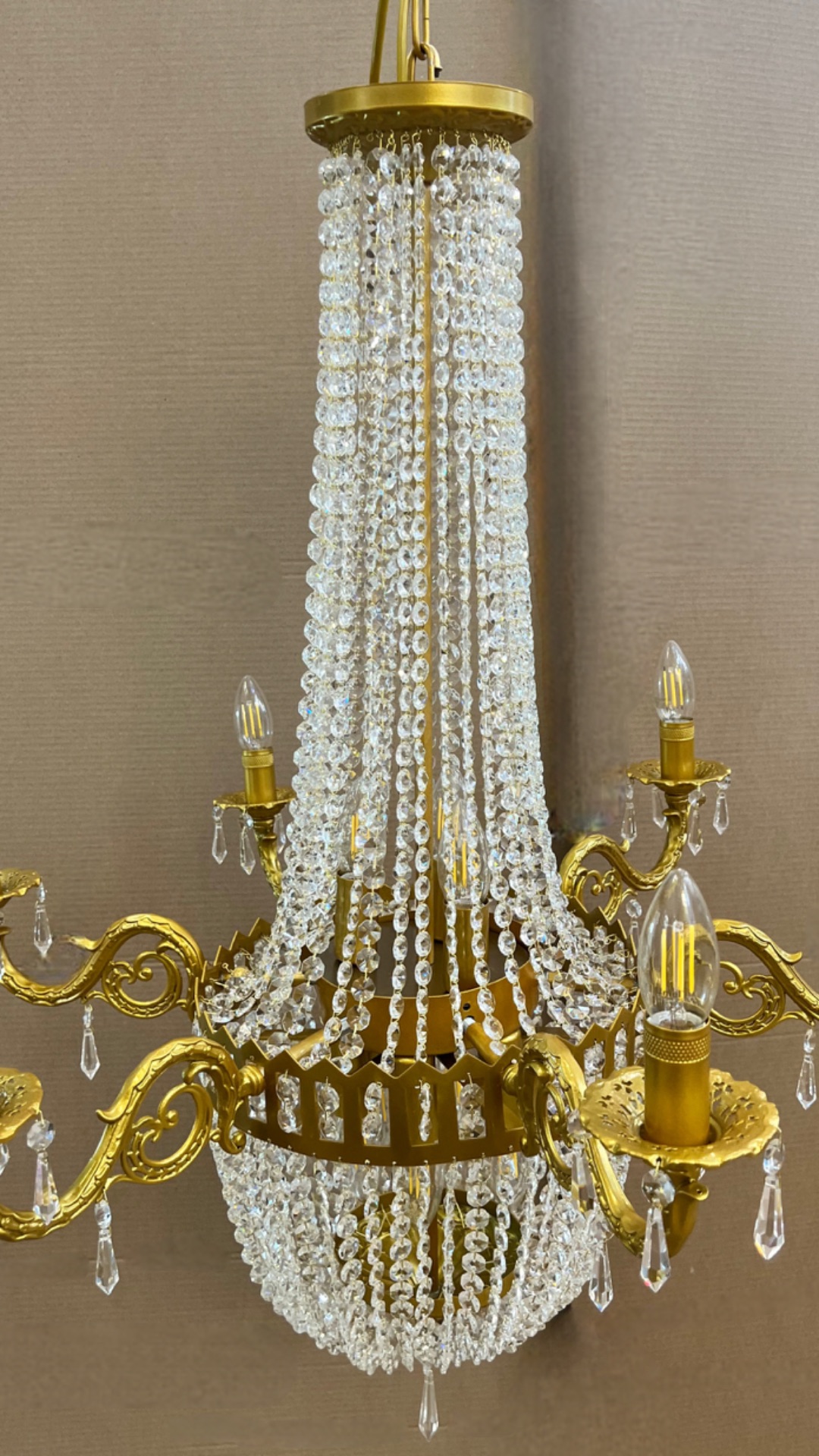 Классическая люстра