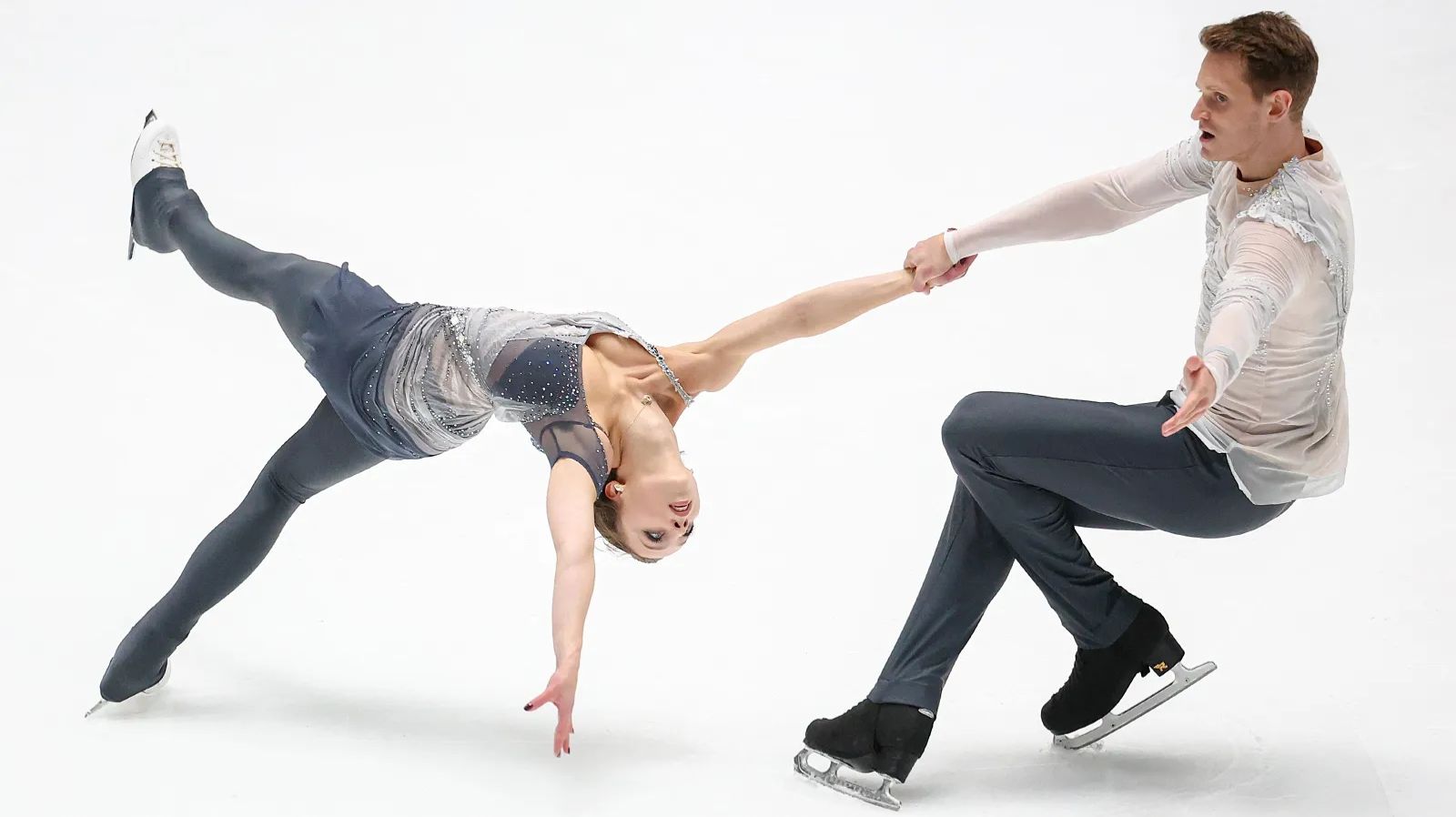 Александра Бойкова и Дмитрий Козловский победили в финале Гран-при России.