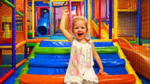 Раз, два, три — поехали! 😄 Самая веселая песня про горки и приключения