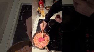 Колбаса с макаронами