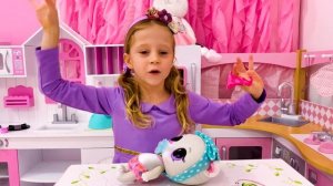 Настя и её влог про обзор игрушек