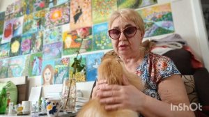 Незнакомые мужчины подарили розы.