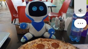 Астробот в игровой комнате.