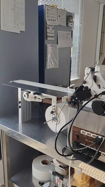 Готовимся к экспериментам с глазировкой ягоды в 2 слоя шоколада.