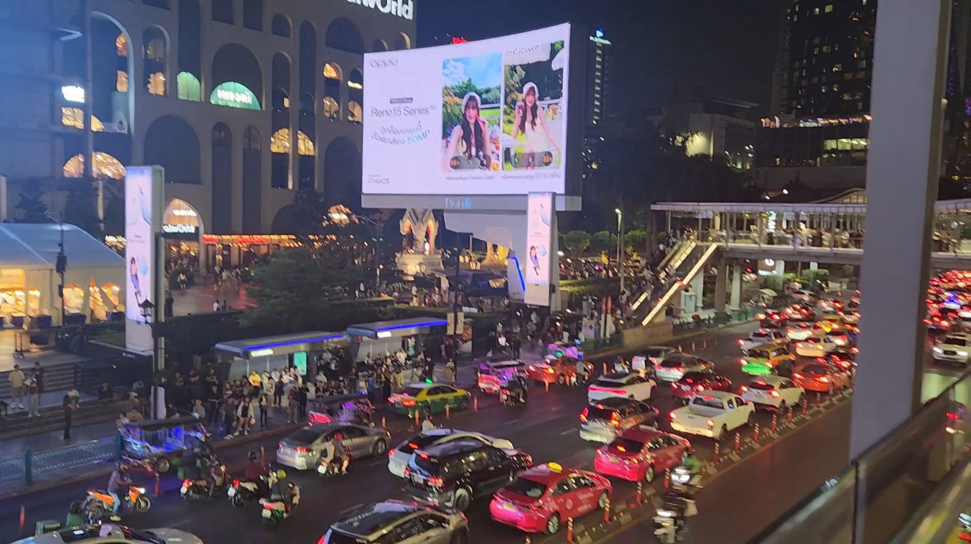 Проход но вечернему Бангкоку 🚗🌙 🌃 🌉