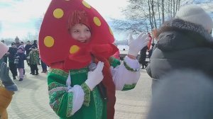 Смарт парк Дельфин в Воронеже сегодня 8 марта 2026, выступление для детей Трон, амфитеатр аниматоры