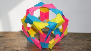 Бумажный кубик из цветной бумаги