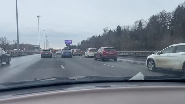 Эпичная очередь во Внуково Аутлет на Киевском шоссе