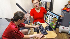 МАМА РАЗБИЛА БИТОЙ МОНИТОР СЫНУ В РЕАЛЬНОЙ ЖИЗНИ ИЗ-ЗА МАЙНКРАФТ!