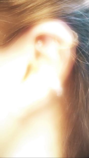 Пирсинг, быстро и красиво. И без него была красавица, а с ним вообще Королева.