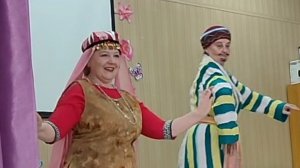 Таджикская история! Мы с подругой на сцене!