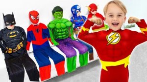 Юный супергерой помогает всем и спасает положение