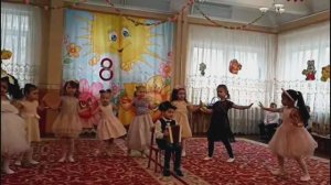 С 8 Марта...Позитивчик от малышек ....