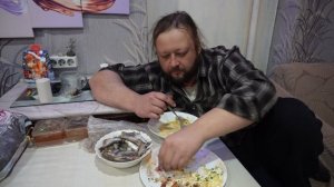 Как вкусно кушаю Уработался за день пора подкрепиться ПОДВАЛ ИЛЬИЧА вкусная еда