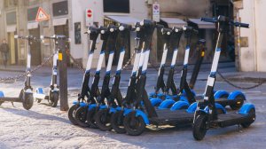 Сезон самокатов открыли в Ленобласти в связи с потеплением