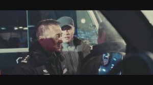 Полицейская история 2013: В осаде: "Это моё дело, идти мне!"