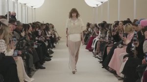 Показ женской коллекции Giambattista Valli осень-зима 2024-2025
