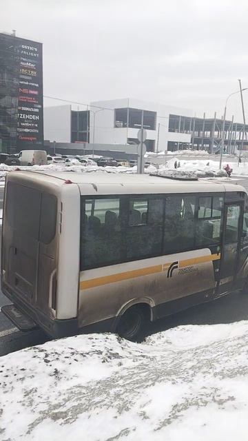 газ ситилайн отправляется со остановки, маршрут 582к