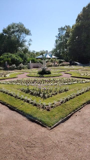 Колонистский парк. Царицын остров. Сад Императрицы Александры Фёдоровны. Царицын павильон.