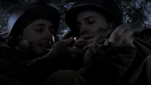 Окопные разговоры перед боем. Отрывок из фильма: Братья по оружию