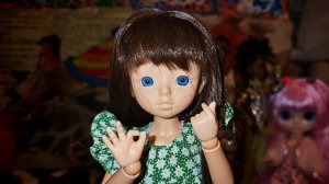 Шарнирная куколка без макияжа со сменными ручками и глазками, плюс примеряем суперчерное тело