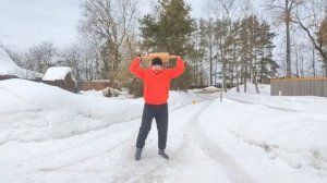 Упражнения с двуручной булавой Скалка весом 4.4 кг в деревне (5)