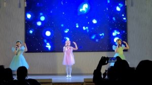 Трогательное исполнение песни про маму Международный женский день 8 марта #концерт #вокал #ансамбль