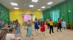 Танец-вход "Выглянуло солнышко" на 8 Марта, старшая группа детского сада 2026 год.