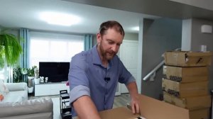 Открыл 10 коробок и вот что нашёл!(Happy Family in CANADA)