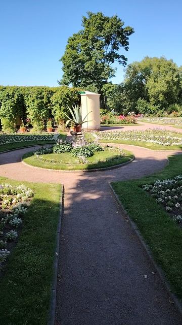 Колонистский парк. Царицын остров. Сад императрицы Александры Фёдоровны.