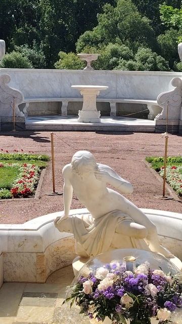 Колонистский парк. Царицын остров. Сад. Фонтан Нарцисс.