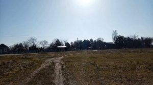 Иду в магазин и рассказываю! Погода шикарная, тёплая, солнечная! Юг России!